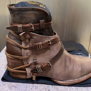 Freebird by Steven crue gray boots size 8
